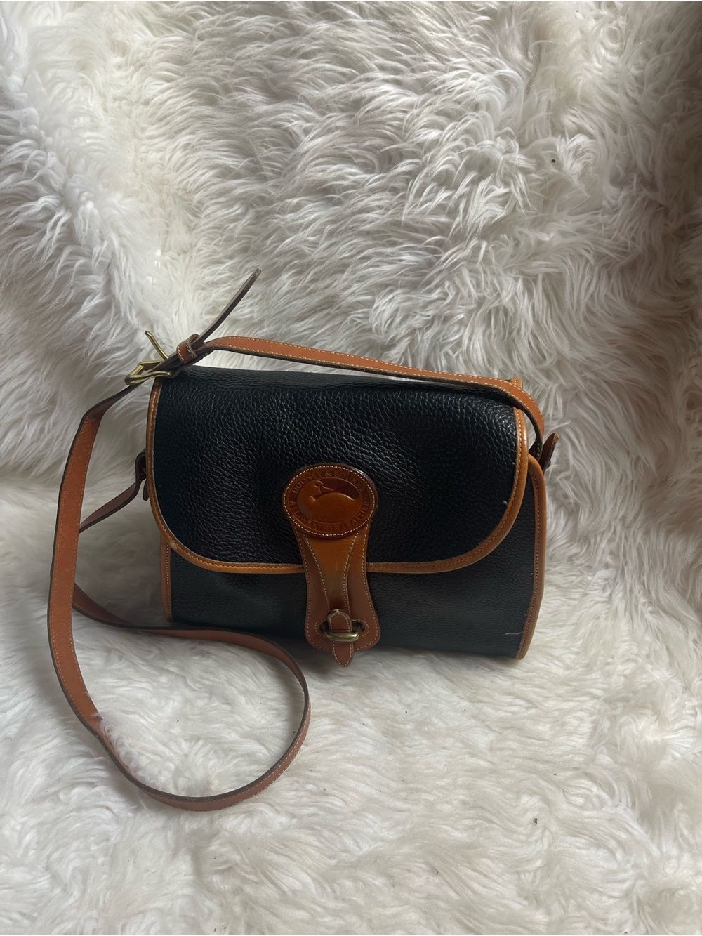 Vintage Dooney & Bourke Black Prbbled all weather leather Essex crossbody bag .